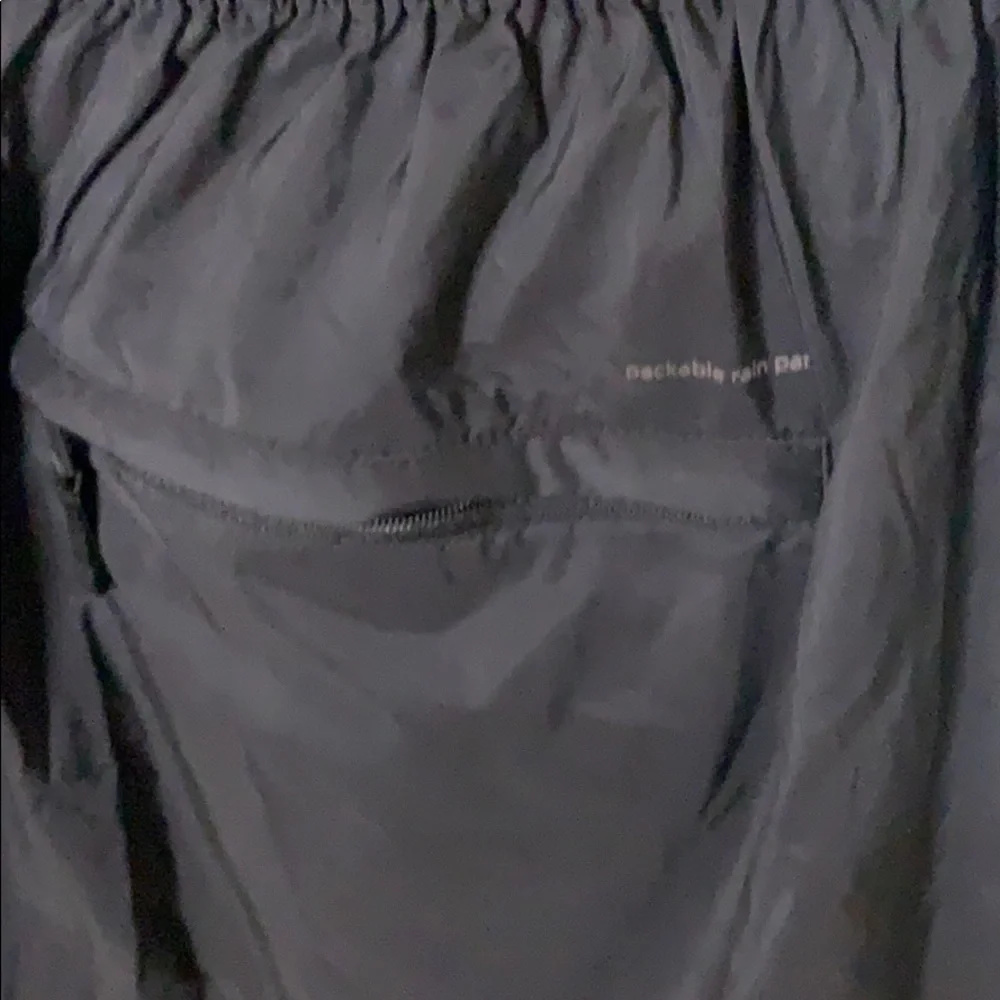 Adidas men’s XL 1990’s climate proof jogger basketball